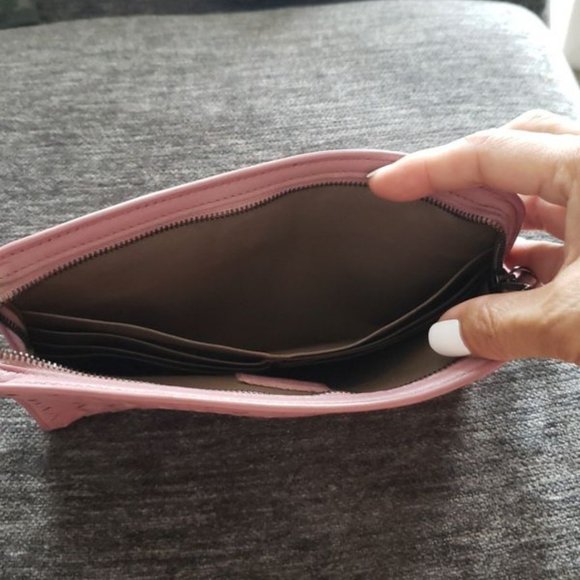 Authentic Bottega Veneta wristlet - Picture 3 of 8